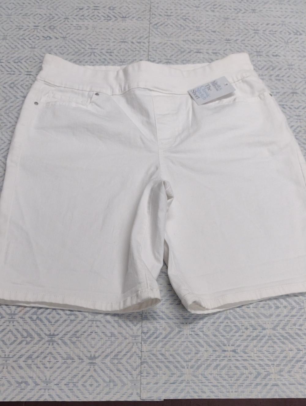 NEW croft & barrow White Bermuda Pull-On Shorts